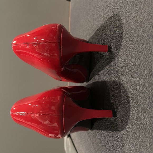 Comfort plus by Predictions, Size 10w, Red heels, Worn one time, like new. - Picture 3 of 5